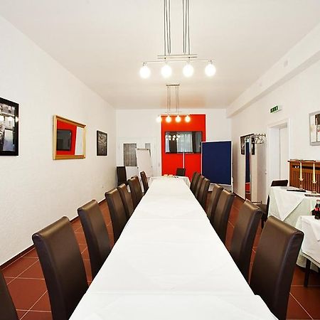 Hotel Jasmin Пфорцхайм Екстериор снимка